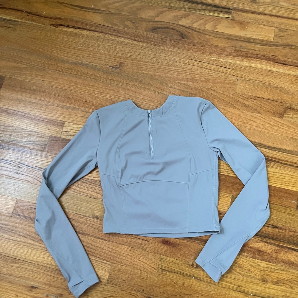 Halara Women's Long Sleeve Gray Athletic Top